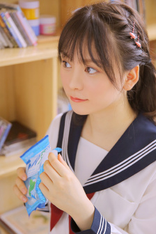 女性穿戴自慰器走路上班图片